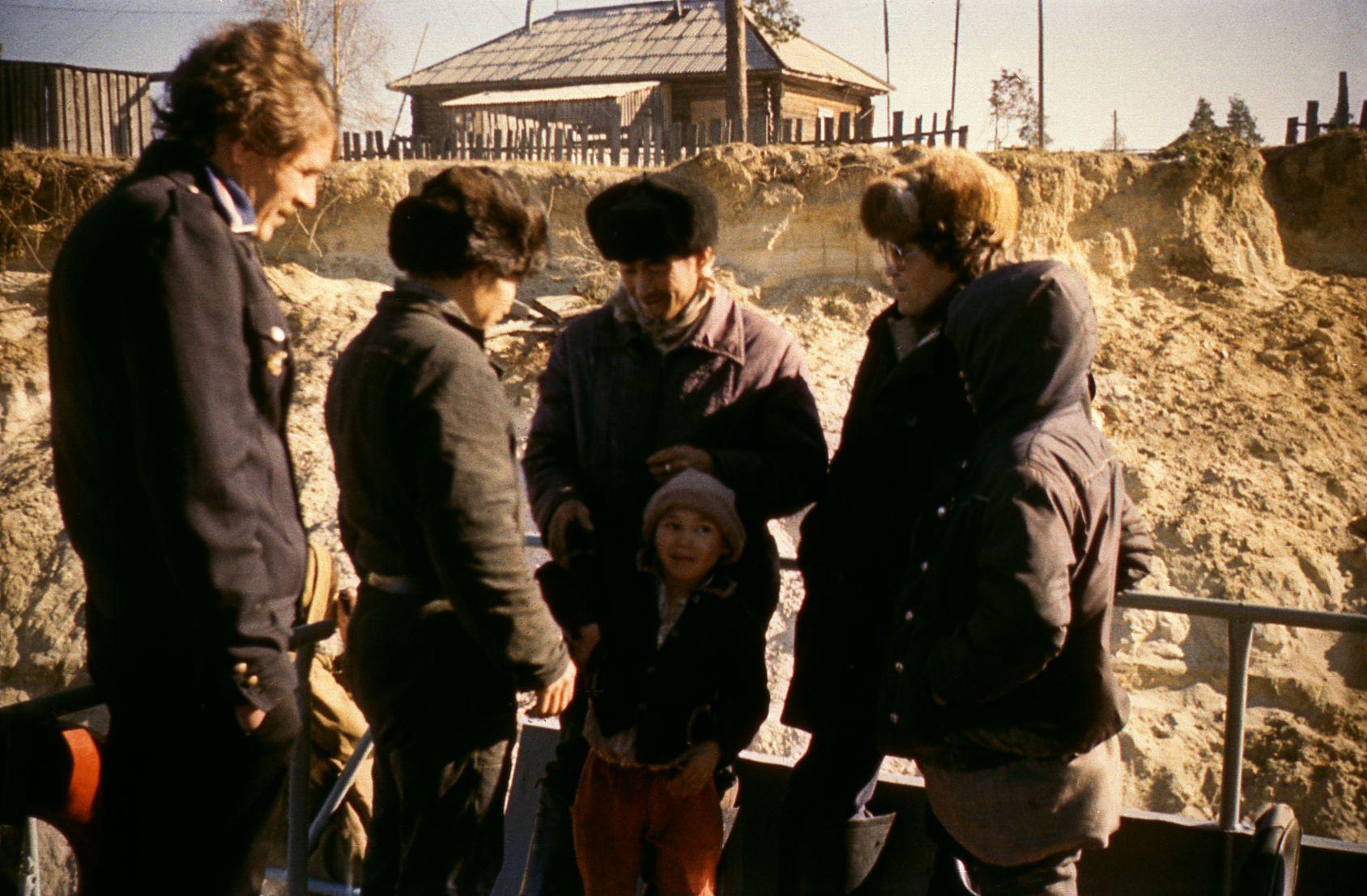 Filmigrupp Agani külas Siberis (1985) - Foto Ago Ruus