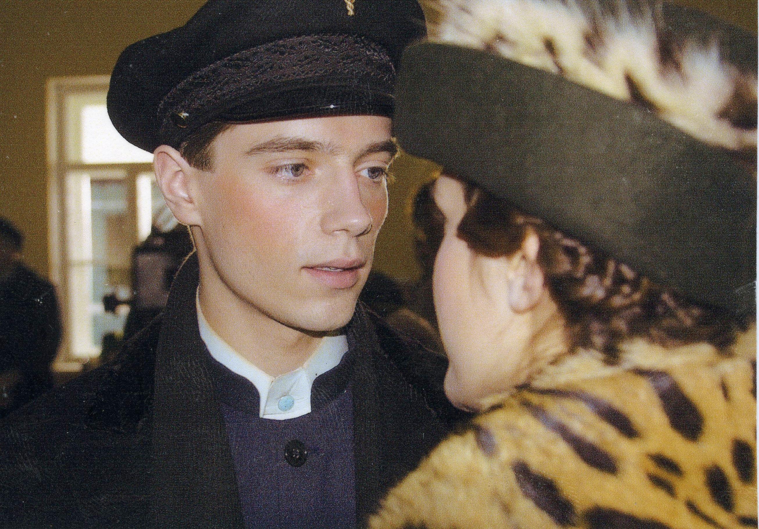 Filmivõtted Haapsalu raudteejaamas. Henn Ahase ostäitja Priit Võigemast - Foto Olav Neuland