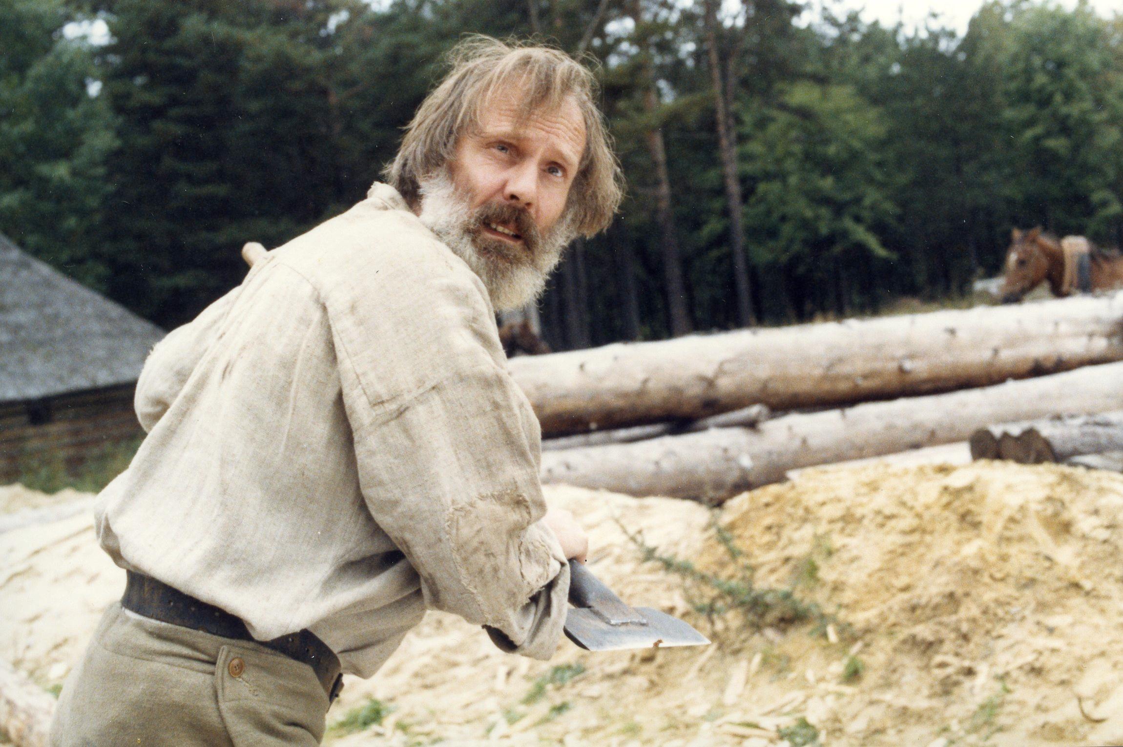 Jakob Ambrossoni osas Evald Aavik 