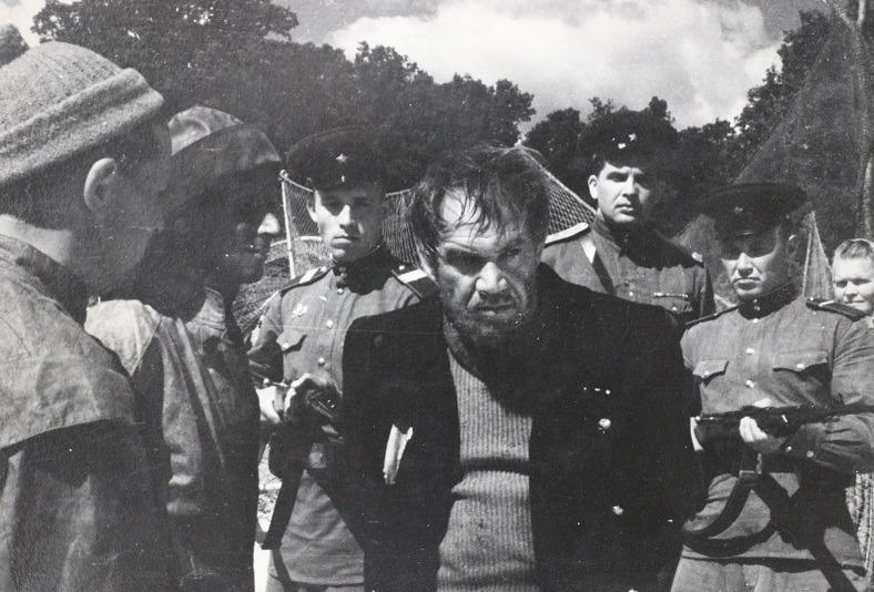 Kaarel Karm, Aksel Orav mängufilmis „Jahid merel“ (1955) - Perekond Järveti kogu