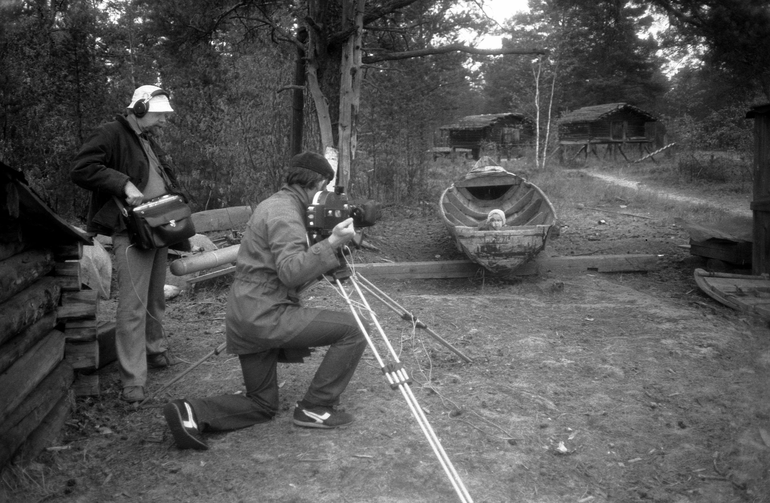Filmigrupp hantide argipäevas (1988)