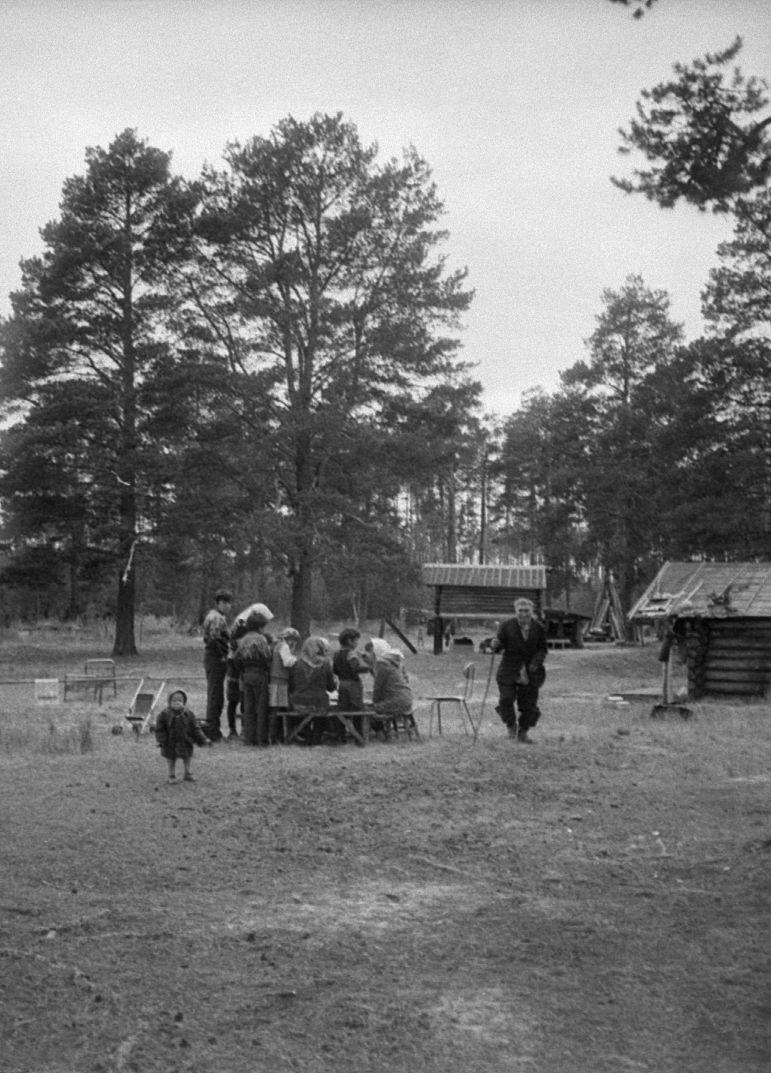 Filmigrupi söögipaus - Foto Maie Jõgi