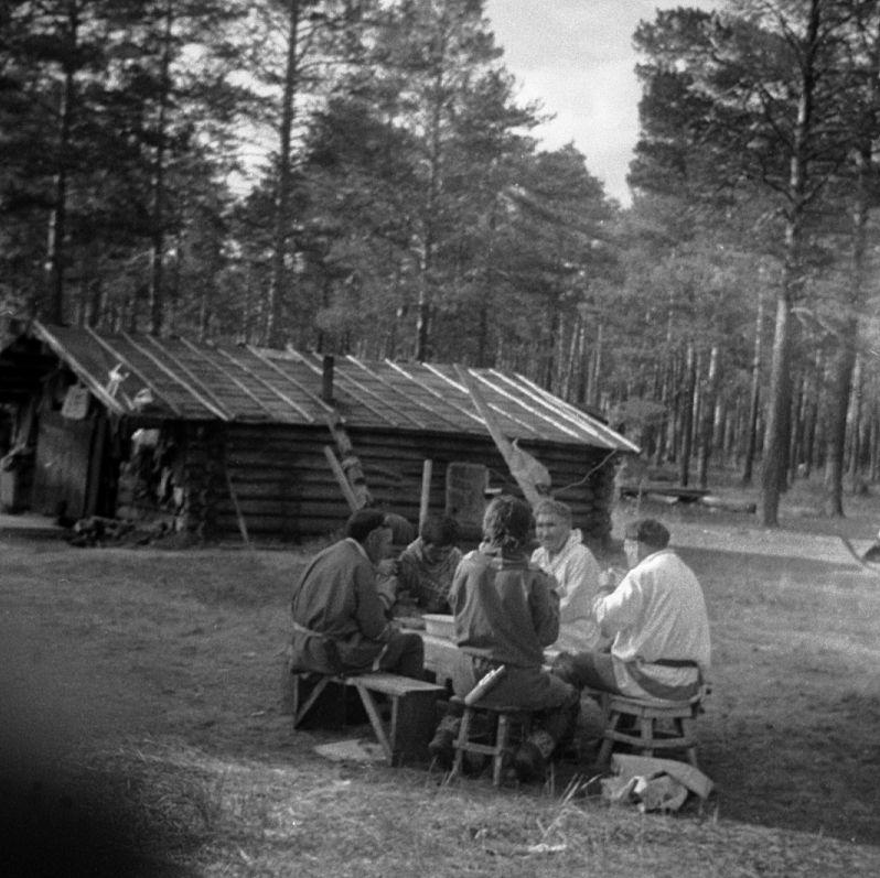Filmigrupi söögipaus - Foto Maie Jõgi