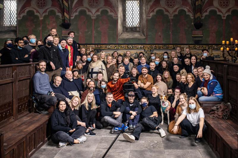 Mängufilm Apteeker Melchior (2022) - Fotod Robert Lang, Liisabet Valdoja, Jan Viljus, Eneli Rohtla, Ilja Smirnov, Anastassia Volkova, Gerli Tooming - Taska Film, Nafta Films, Apollo Film Productions, HansaFilm