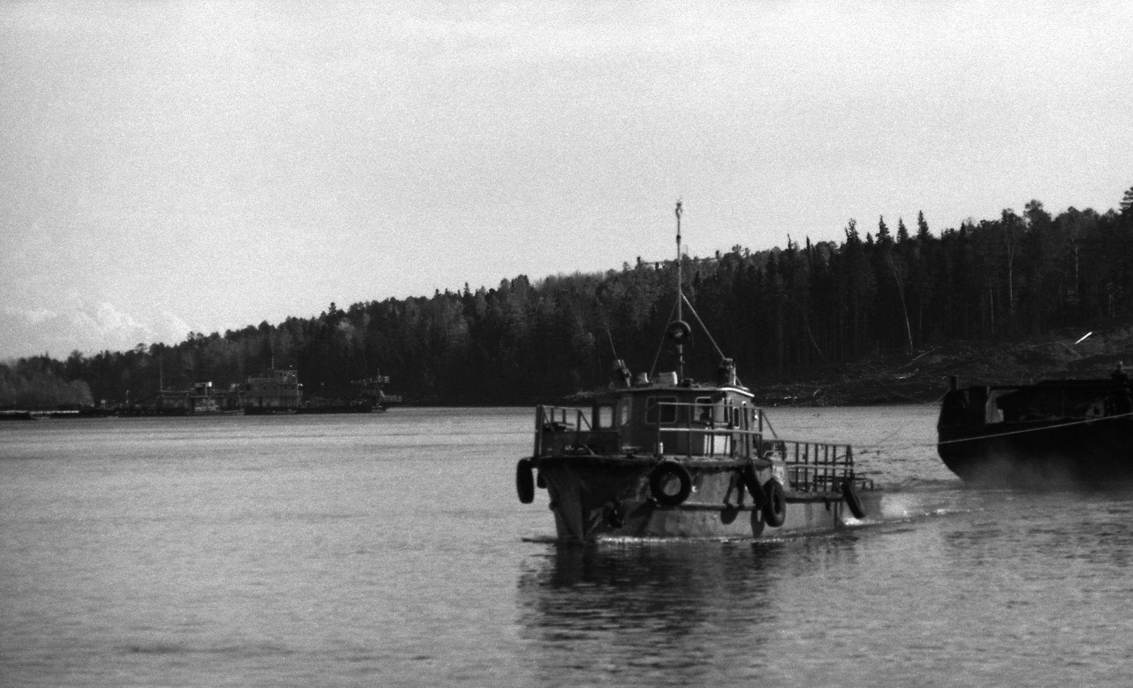 Filmigrupi laevasõit, maastikud, vahepeatus  (1985) - Foto Enn Säde