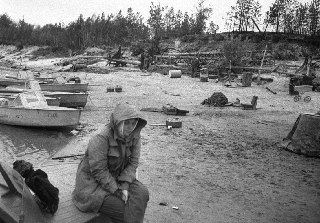 Vassili intervjuu jõe ääres - Foto Maie Jõgi