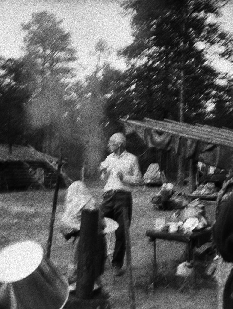 Filmigrupi söögipaus - Foto Maie Jõgi