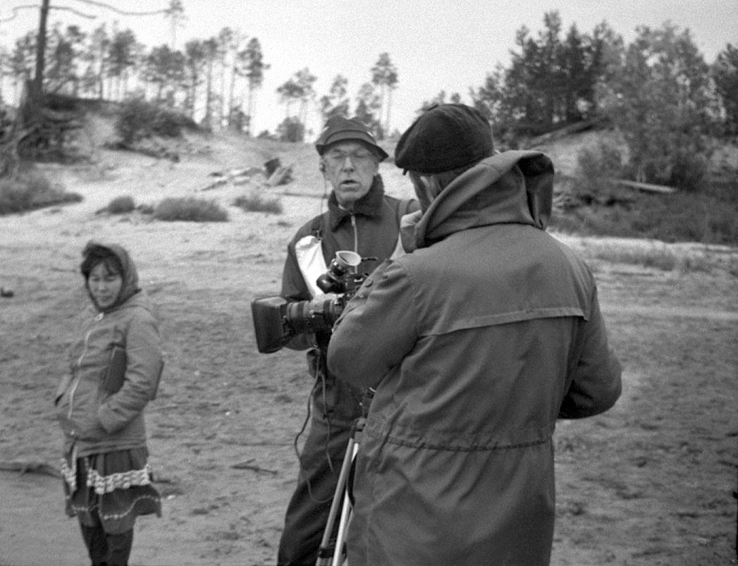 Vassili intervjuu jõe ääres - Foto Maie Jõgi