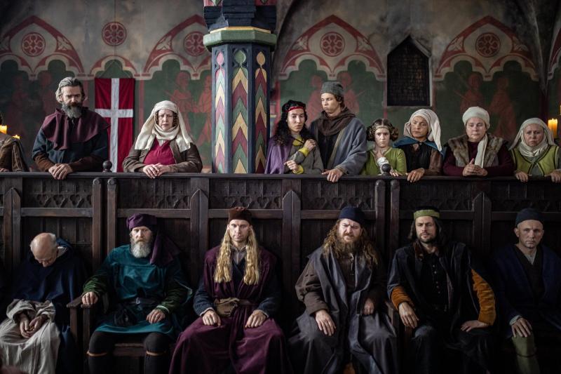 Mängufilm Apteeker Melchior (2022) - Fotod Robert Lang, Liisabet Valdoja, Jan Viljus, Eneli Rohtla, Ilja Smirnov, Anastassia Volkova, Gerli Tooming - Taska Film, Nafta Films, Apollo Film Productions, HansaFilm