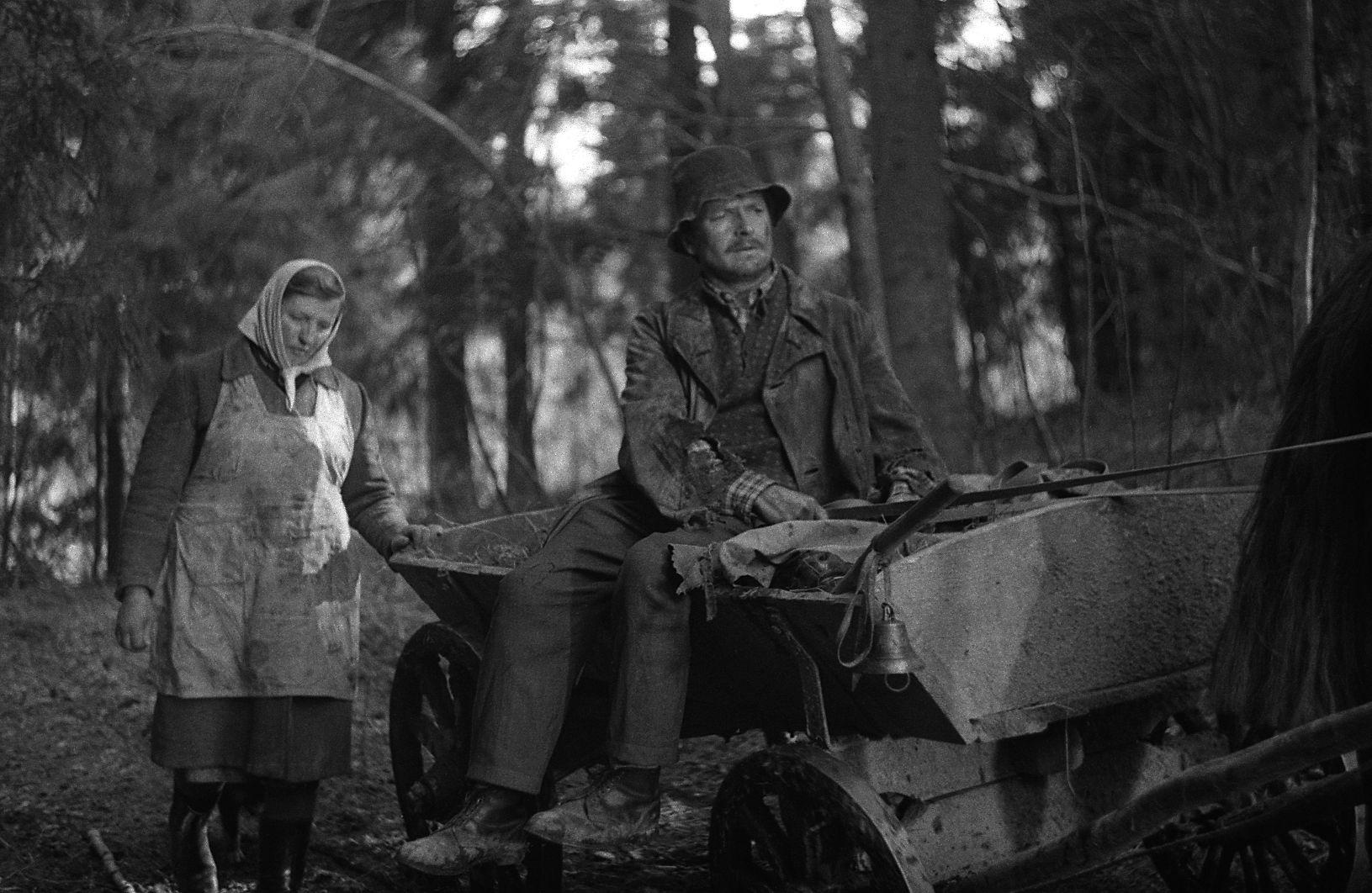 Roosi Piiri osatäitja Nelli Taar ja Jüri Piiri osatäitja Rudolf Allabert. 