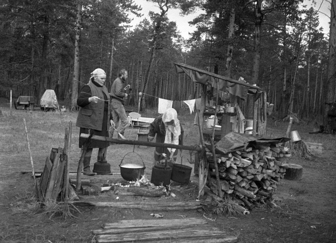 Filmigrupi söögipaus - Foto Maie Jõgi
