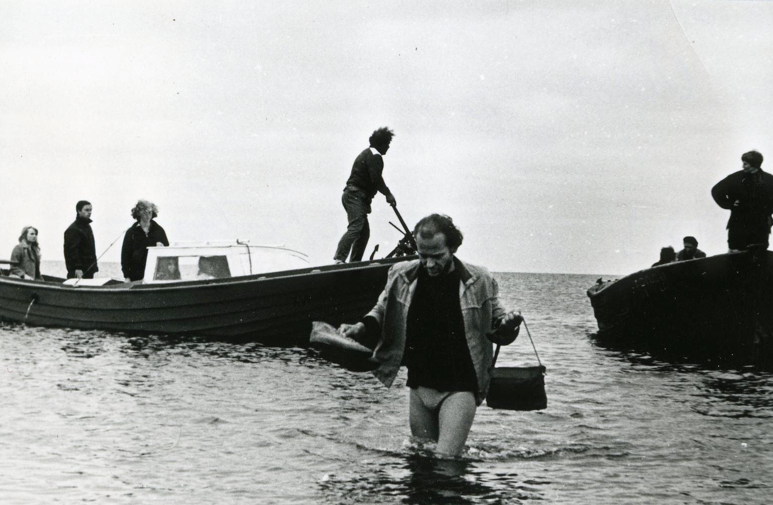 Filmivõtted Hiiumaal. Esiplaanil Peeter Tooming - Peeter Toominga kogu