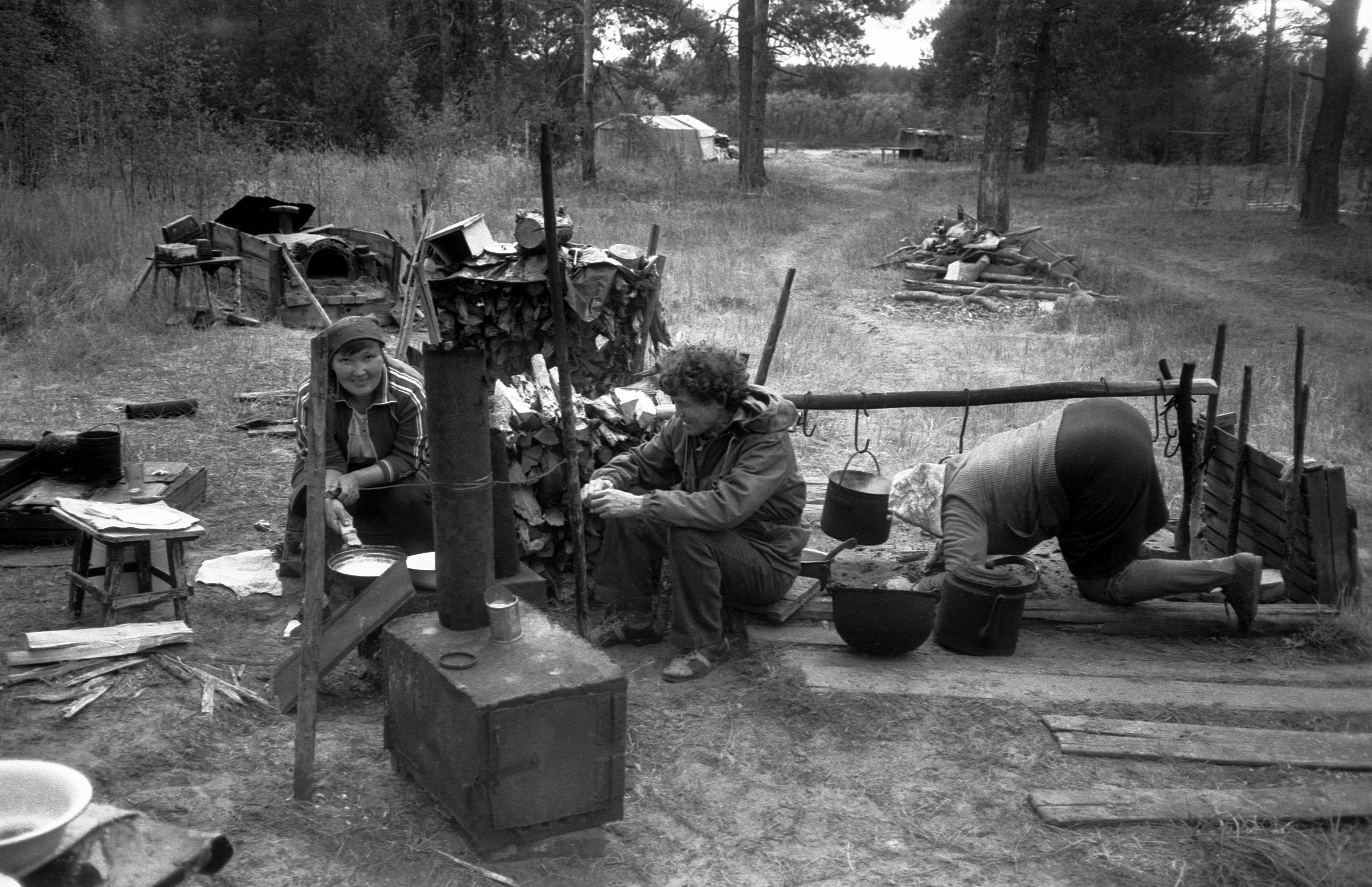 Filmigrupp hantide argipäevas (1988)