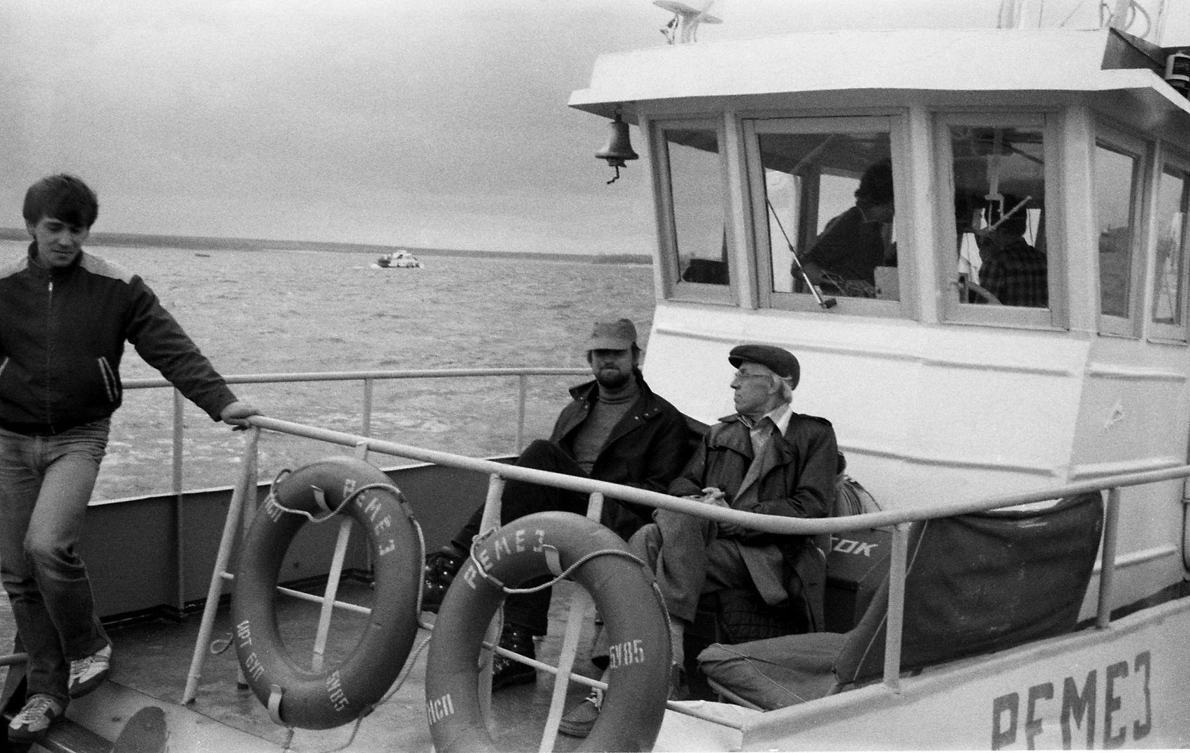 Filmigrupi laevasõit, maastikud, vahepeatus  (1985) - Foto Enn Säde