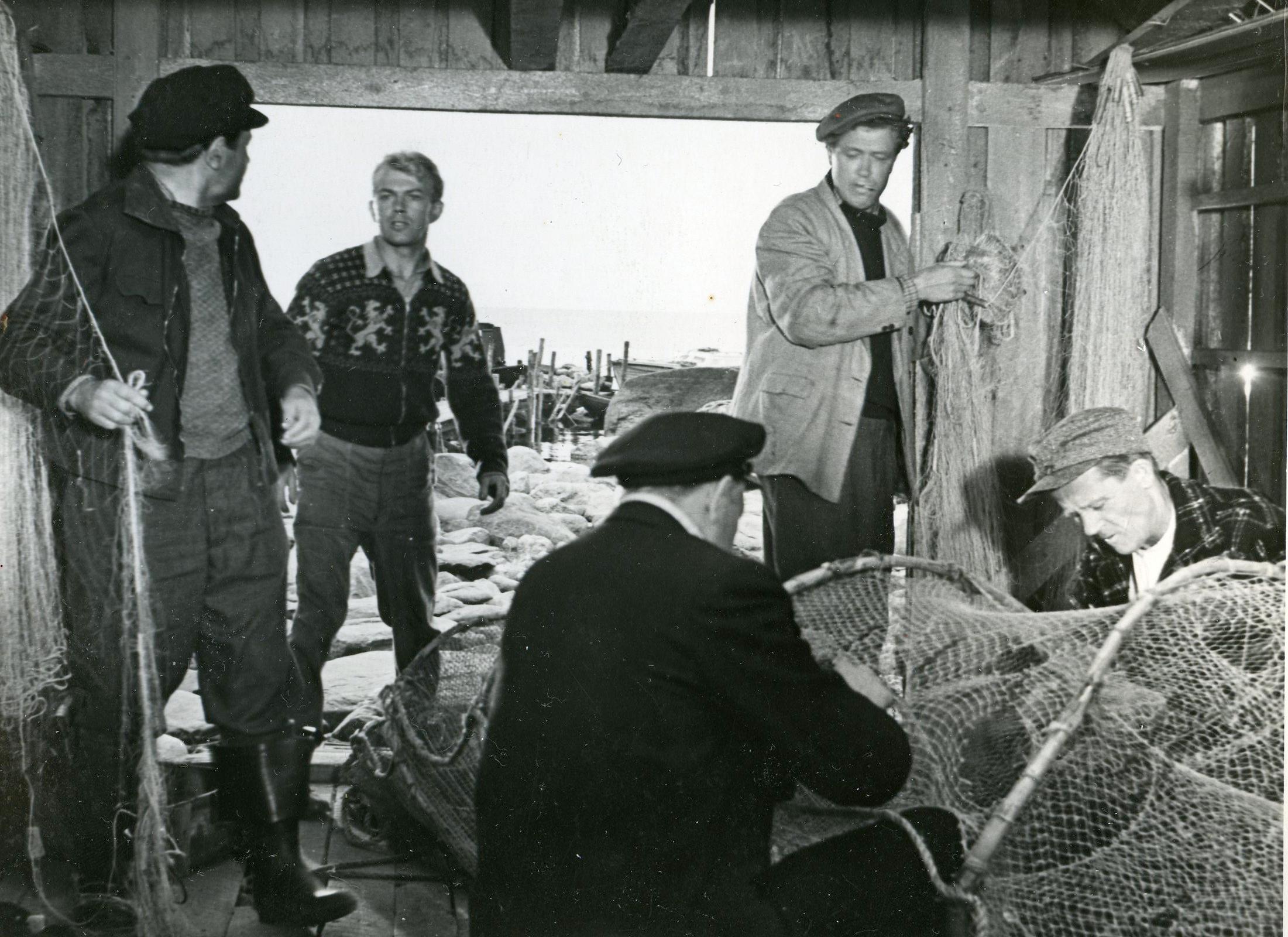 Juhani osas Helend Peep, Yrjö osas Pauli Rinne, Ervini osas Oskar liigand, Kustase osas Einari Koppel, Esko osas Yrjö Humppi