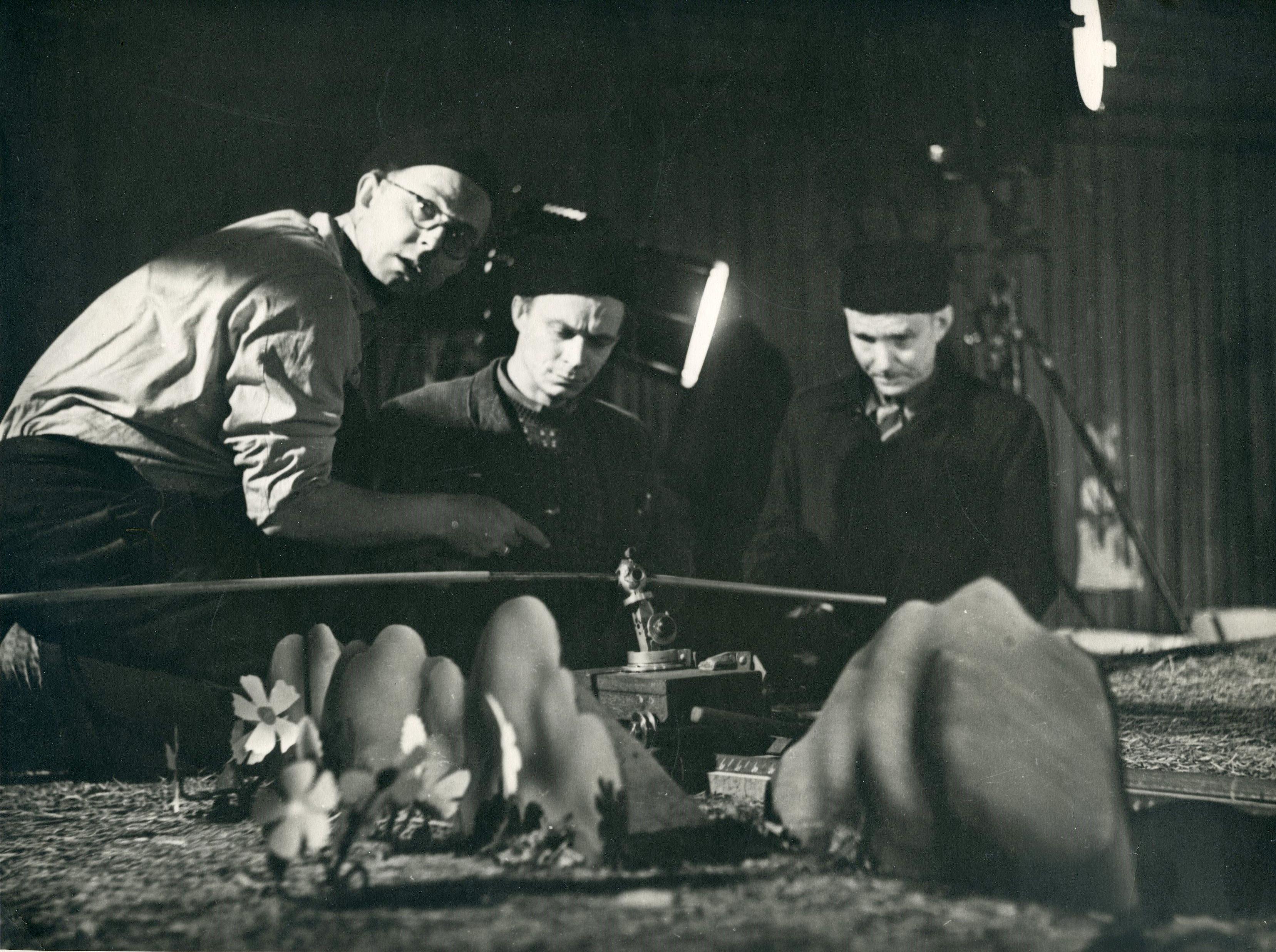 Nukufilm „Põhjakonn“ (1959)  - Režissöör Elbert Tuganov, operaatori assistent Heino Pars - Nukufilmi kogu