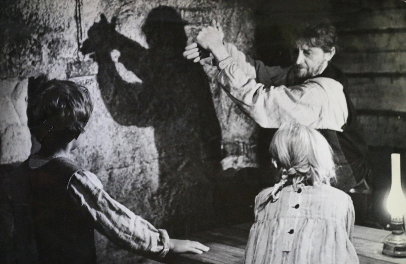 Jüri Järvet jr, Lea Unt ja Jüri Järvet mängufilmis „Mäeküla piimamees“ (1965) - Jüri Järveti fotoalbum - Perekond Järveti kogu