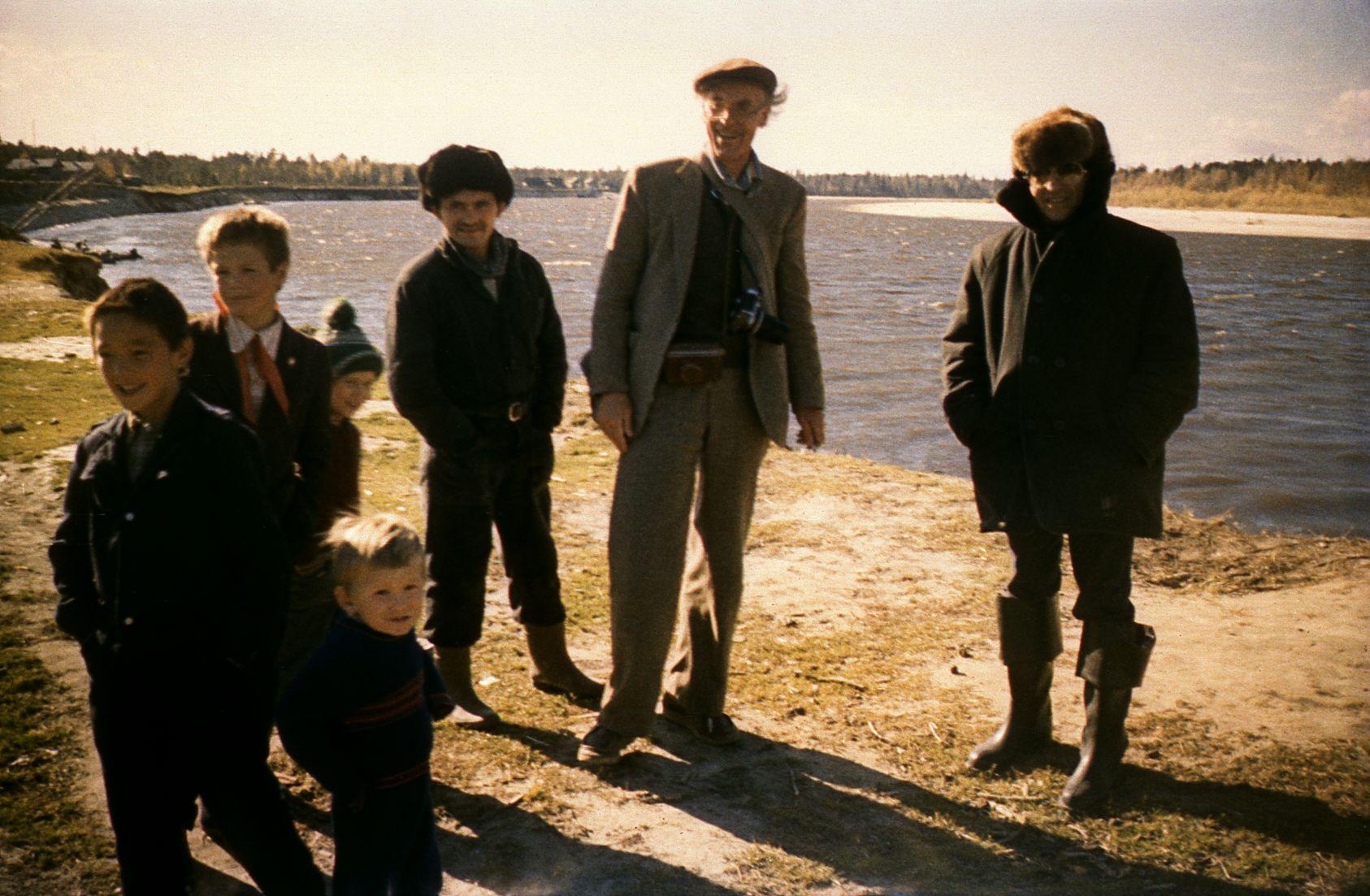 Filmigrupp Agani külas Siberis (1985) - Foto Ago Ruus