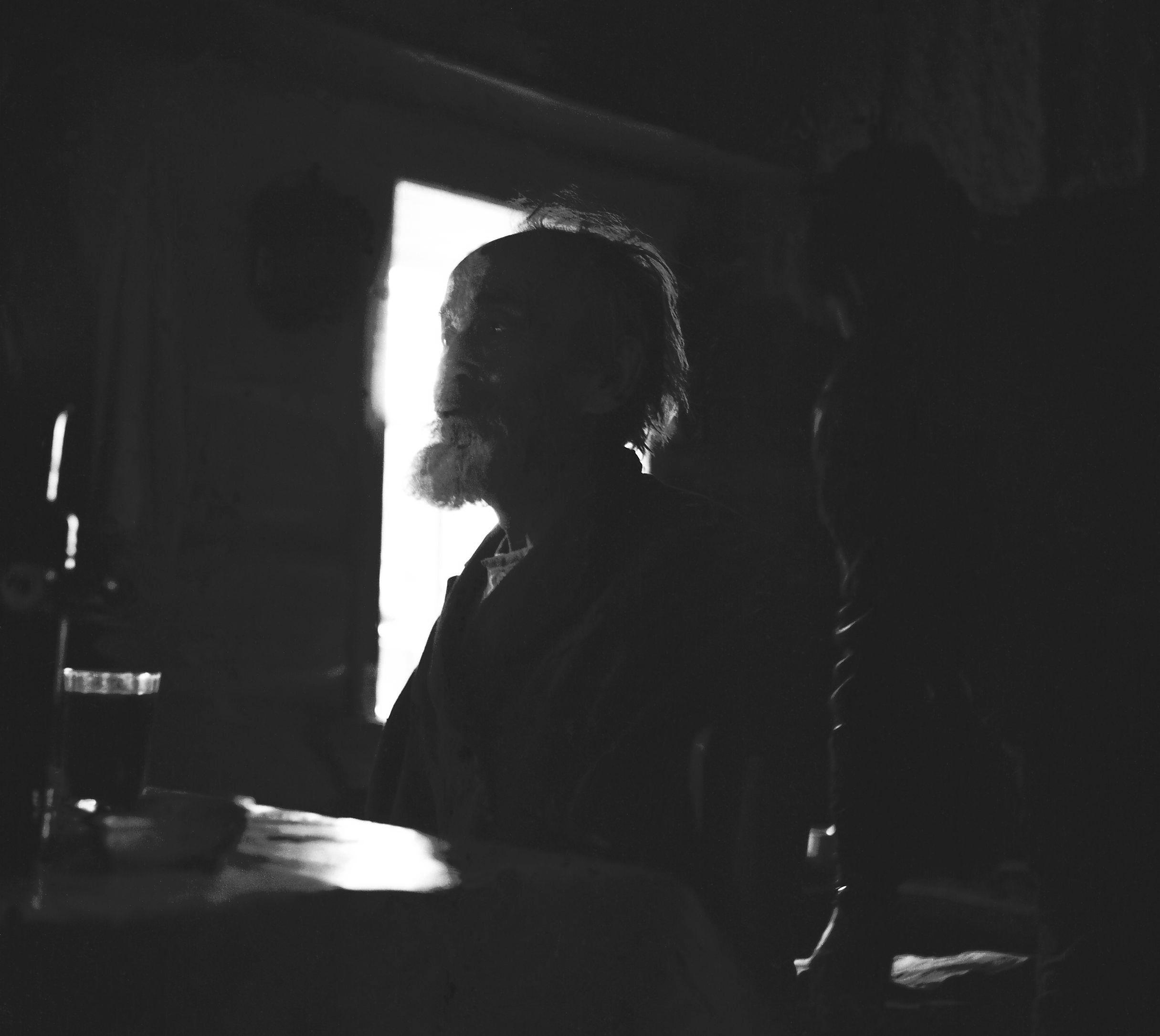 Filmivõtetel Mari külas – Foto Tõnu Seilenthal
