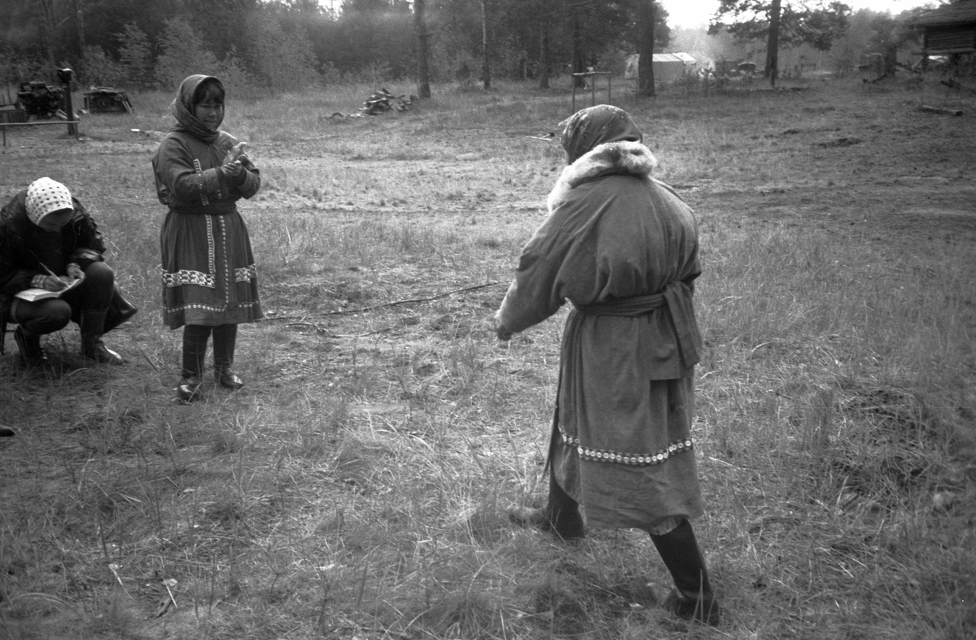 Filmigrupp hantide argipäevas (1988)