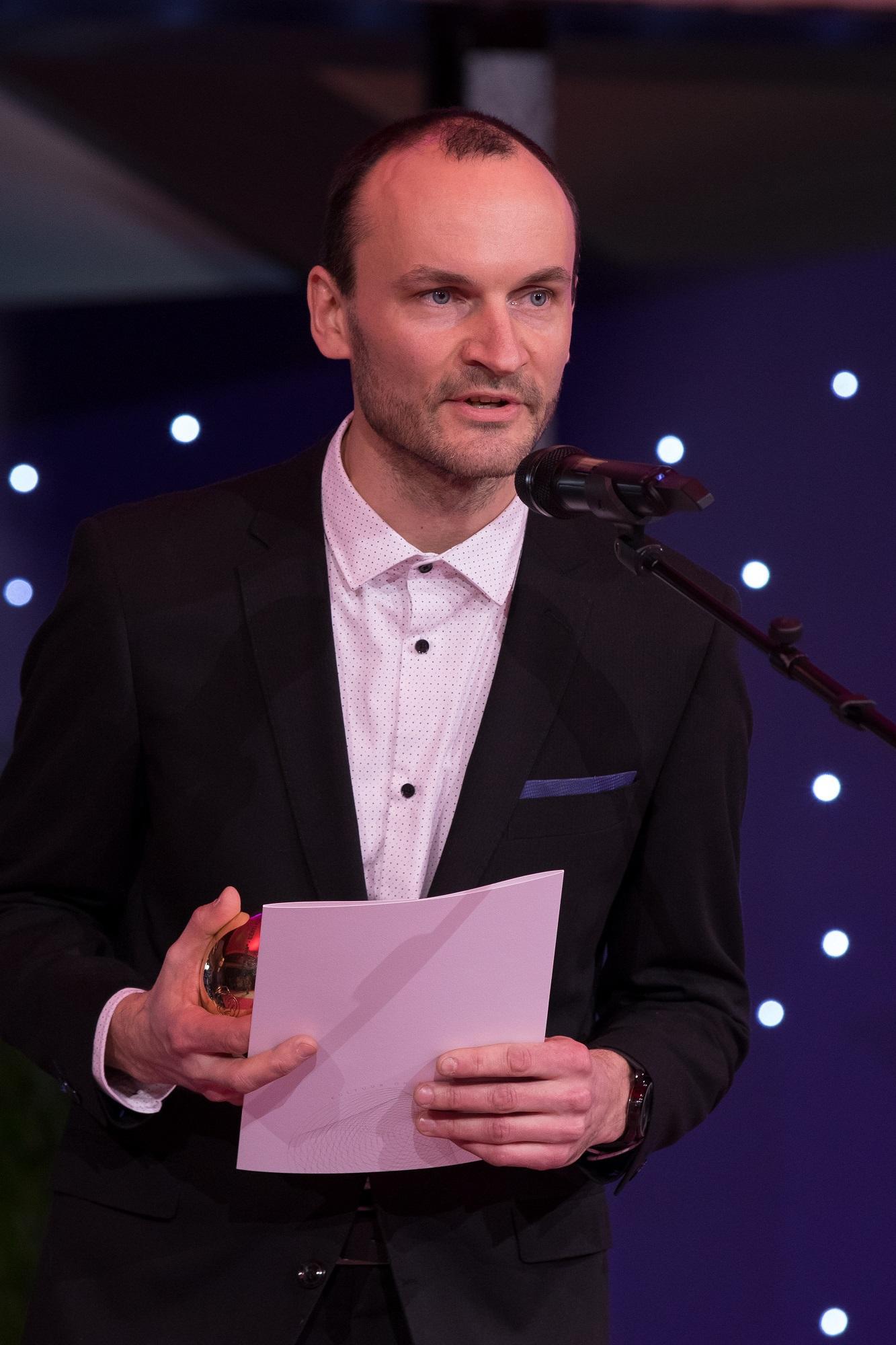 Kultuurkapitali audiovisuaalse kunsti sihtkapitali aastapreemia laureaat, aasta animafilmi Teofrastus kunstnik Pärtel Tall- Foto Egert Kamenik - Eest Kultuurkapital
