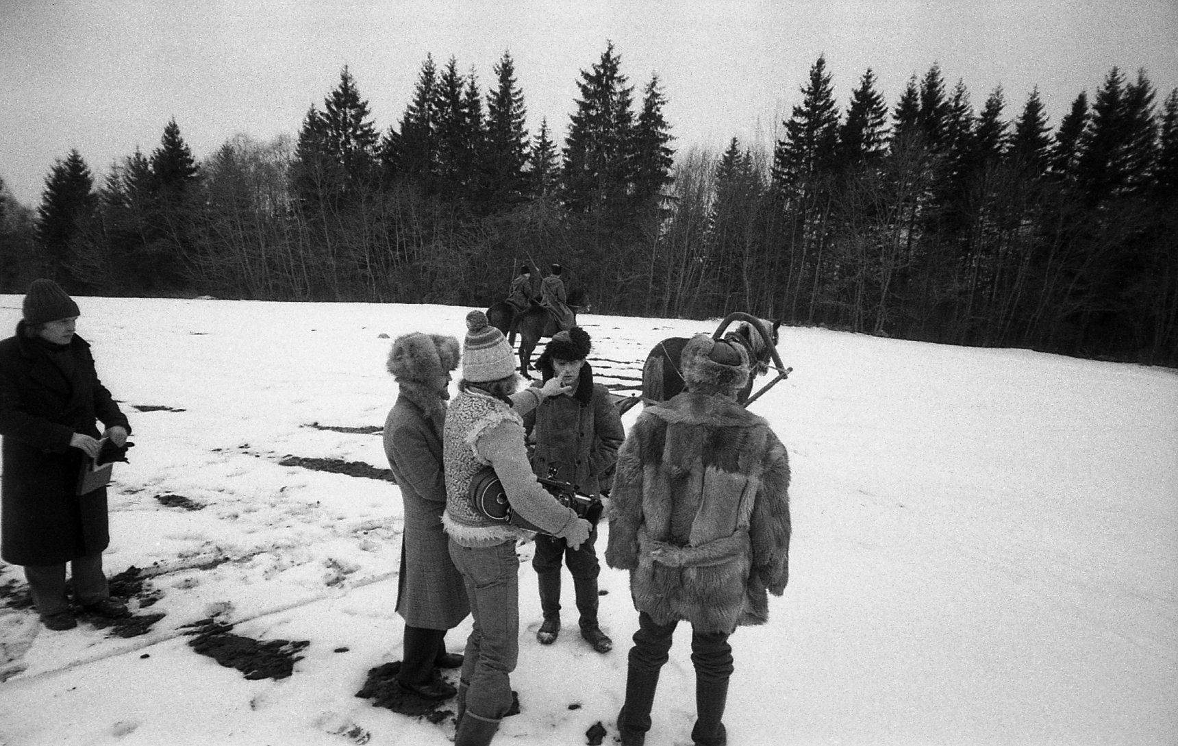 Kutsari ja mõisniku kohtumine põllul. Filmivõtted.