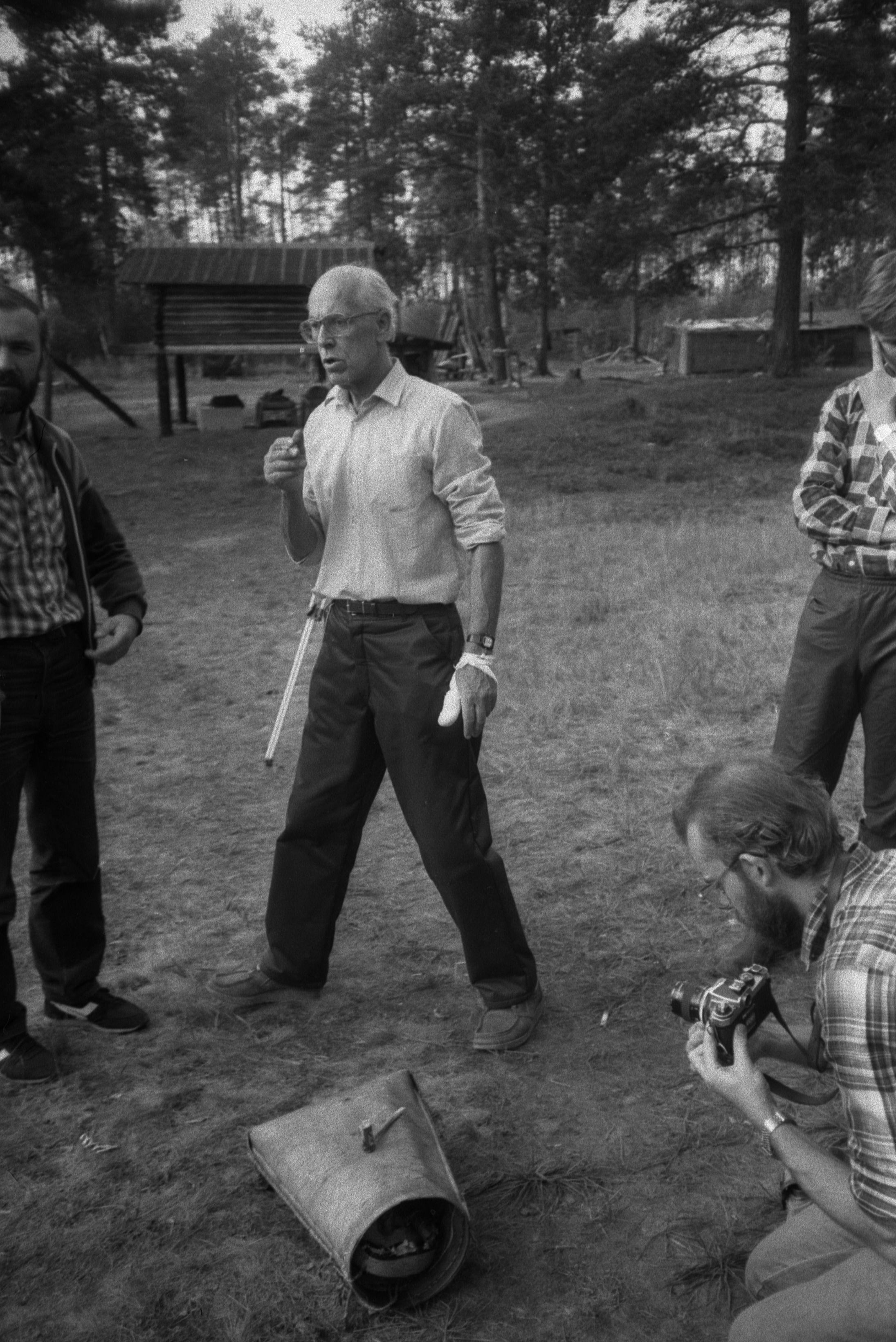 Filmigrupp hantide argipäevas (1988)