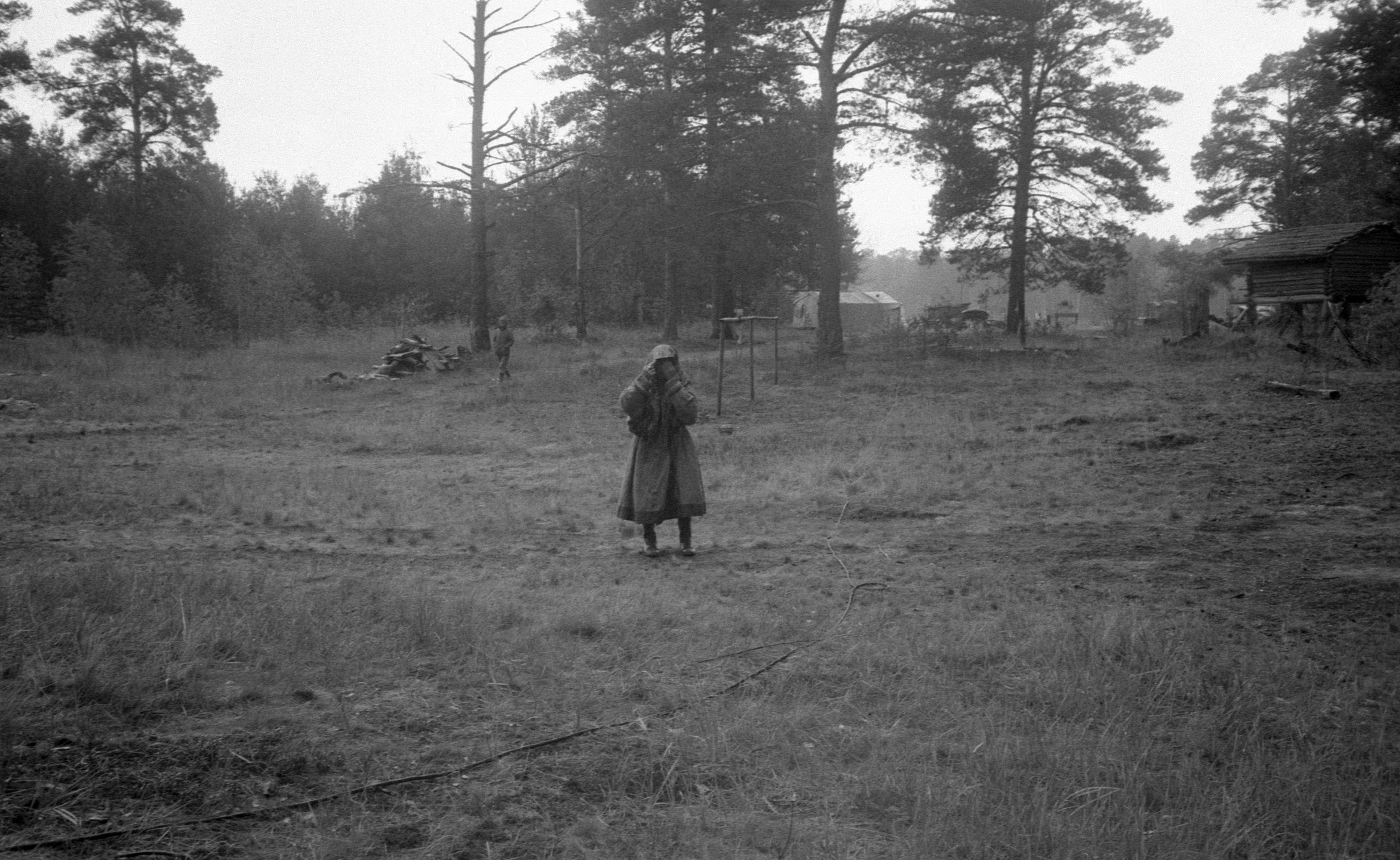Handi naised ja lapsed tare juures (1988)
