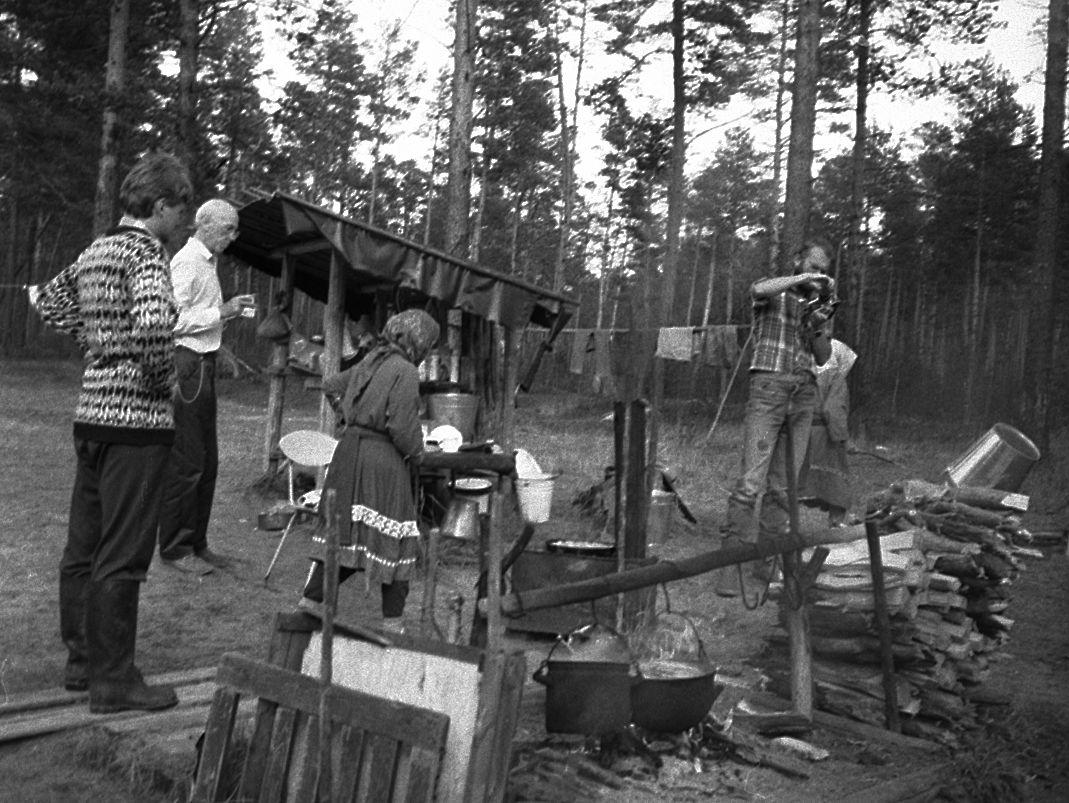 Filmigrupi söögipaus - Foto Maie Jõgi