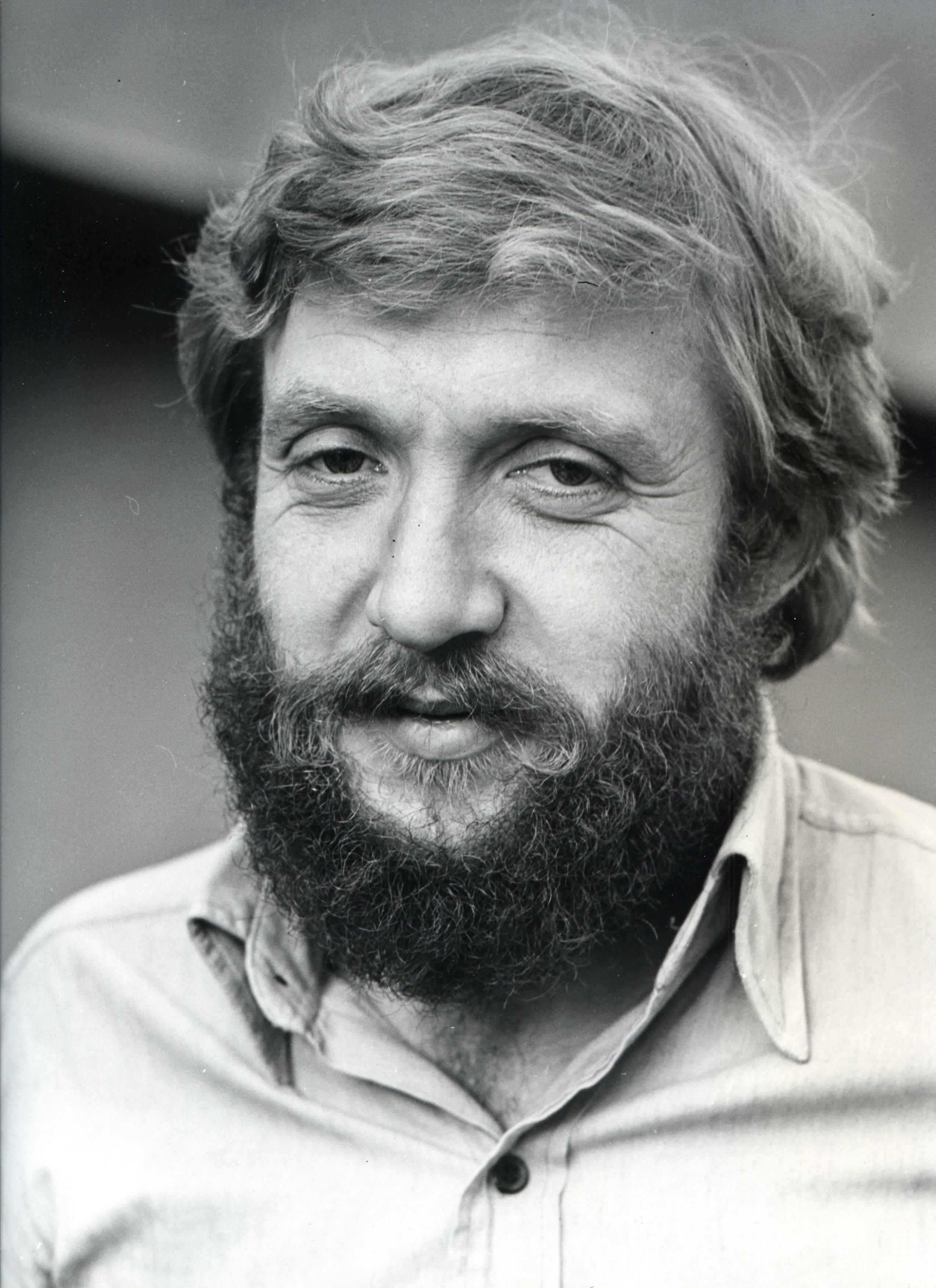 Mängufilm „Nimed marmortahvlil“ (2002) - Kostüümikunstnik Eugen Tamberg  - Foto Ago Ruus - Mare Raidma kogu