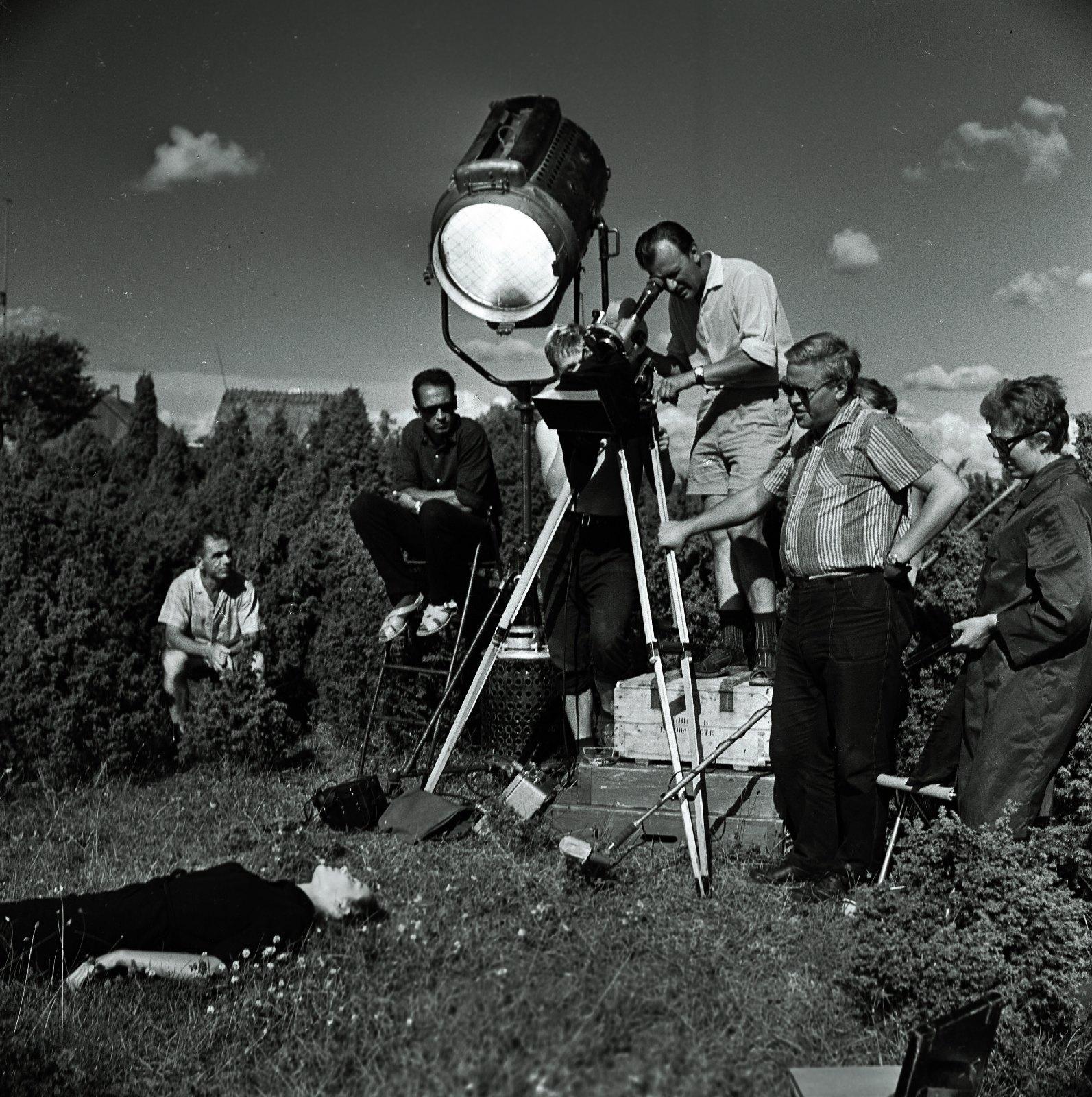 Mängufilm „Tütarlaps mustas“ (1966) - Filmiarhiivi kogu