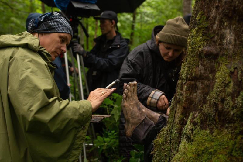 Mängufilm Apteeker Melchior (2022) - Fotod Robert Lang, Liisabet Valdoja, Jan Viljus, Eneli Rohtla, Ilja Smirnov, Anastassia Volkova, Gerli Tooming - Taska Film, Nafta Films, Apollo Film Productions, HansaFilm