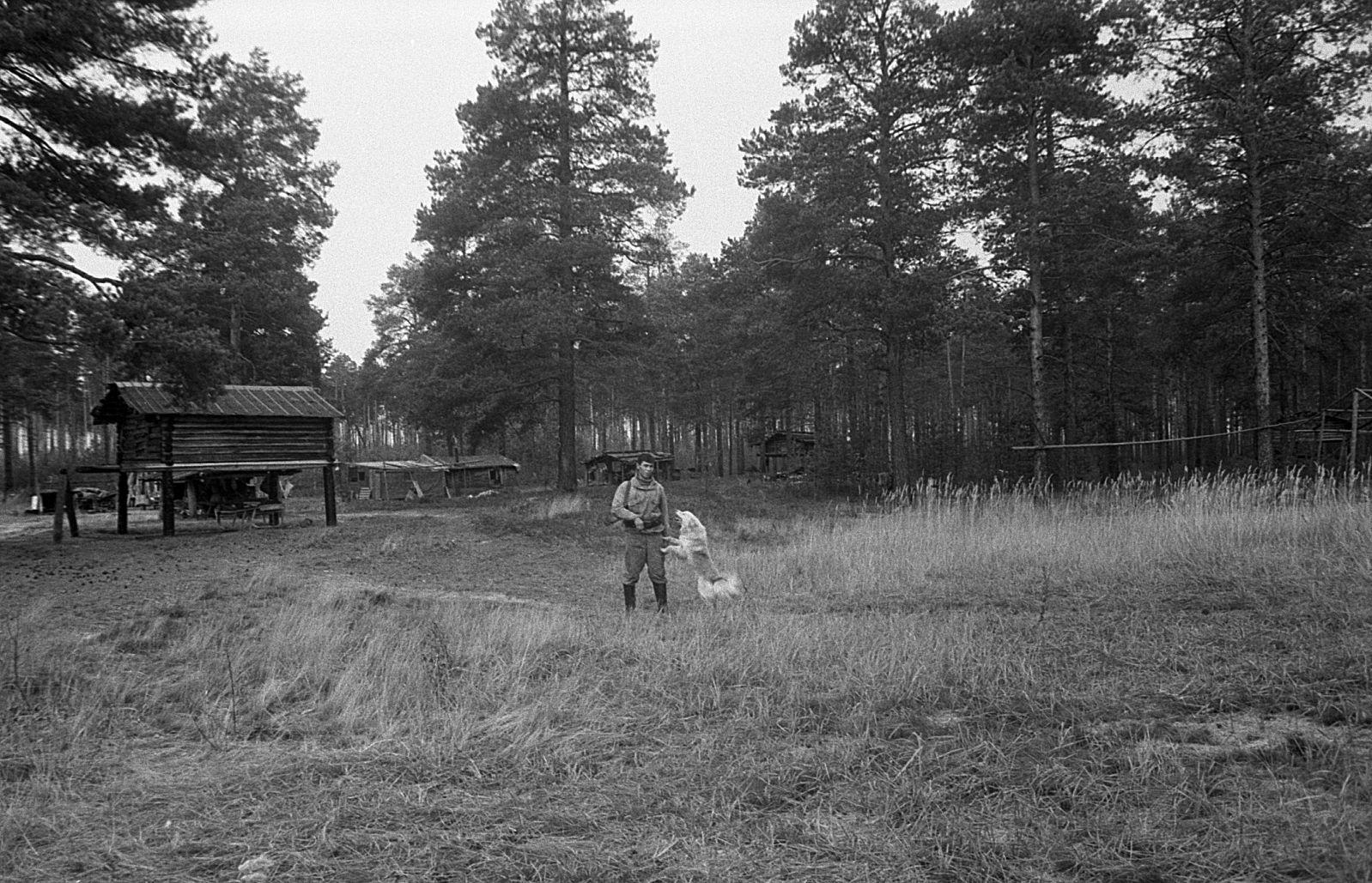 Handi naised ja lapsed tare juures (1988)