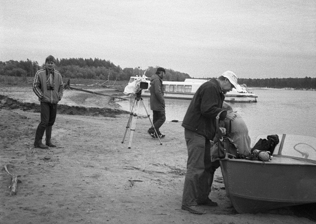 Vassili intervjuu jõe ääres - Foto Maie Jõgi