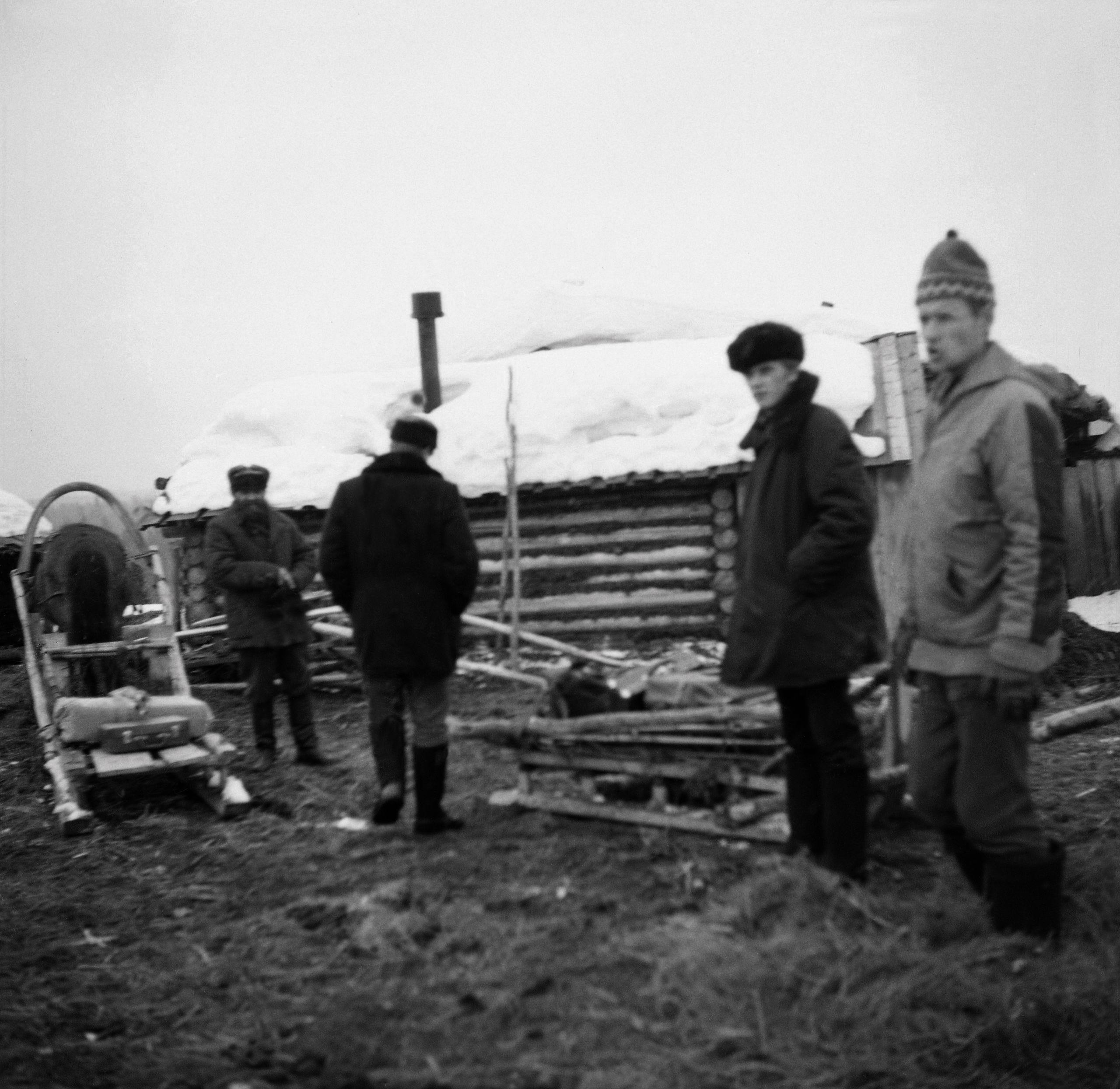 Filmivõtetel Komis - Foto Tõnu Seilenthal