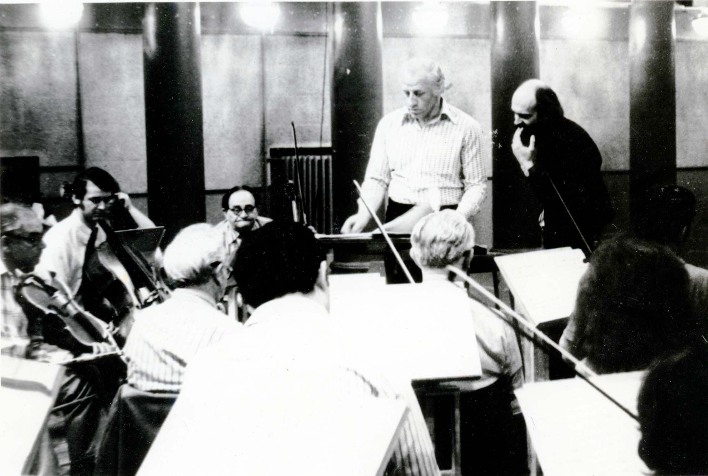 Helilooja Arvo Pärt ja dirigent Džansug Kakhidze Gruusia Riikliku Sümfooniaorkesteri proovis. Tbilisi 1978 - Foto Andres Sööt