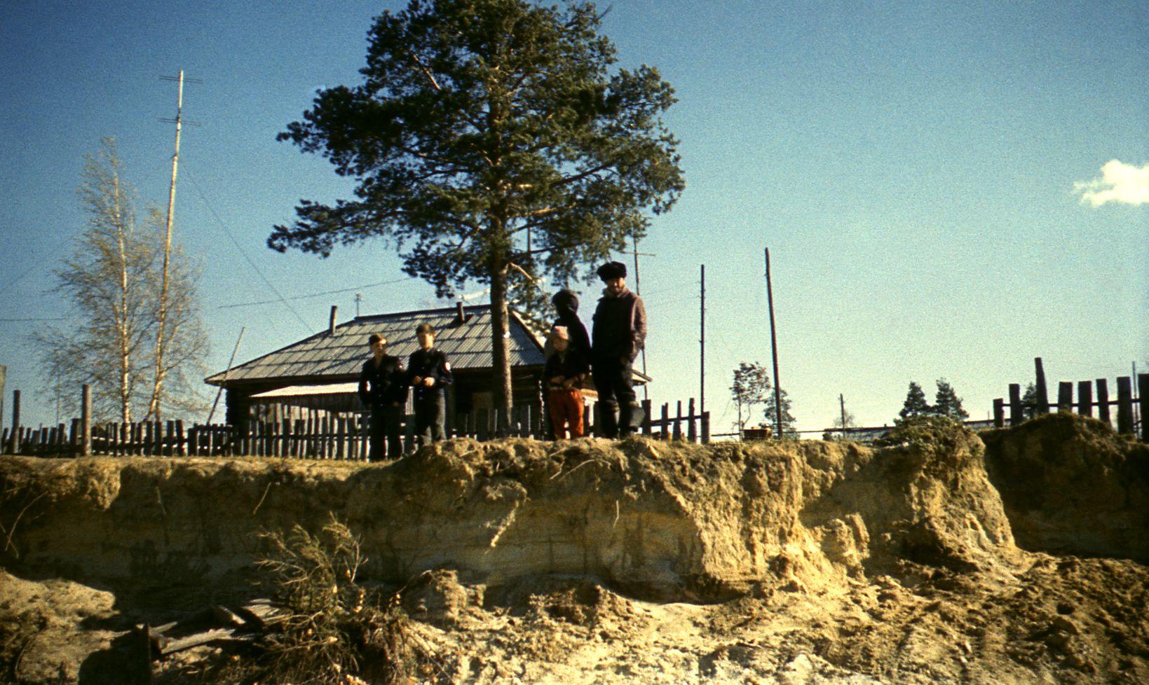 Filmigrupp Agani külas Siberis (1985) - Foto Ago Ruus