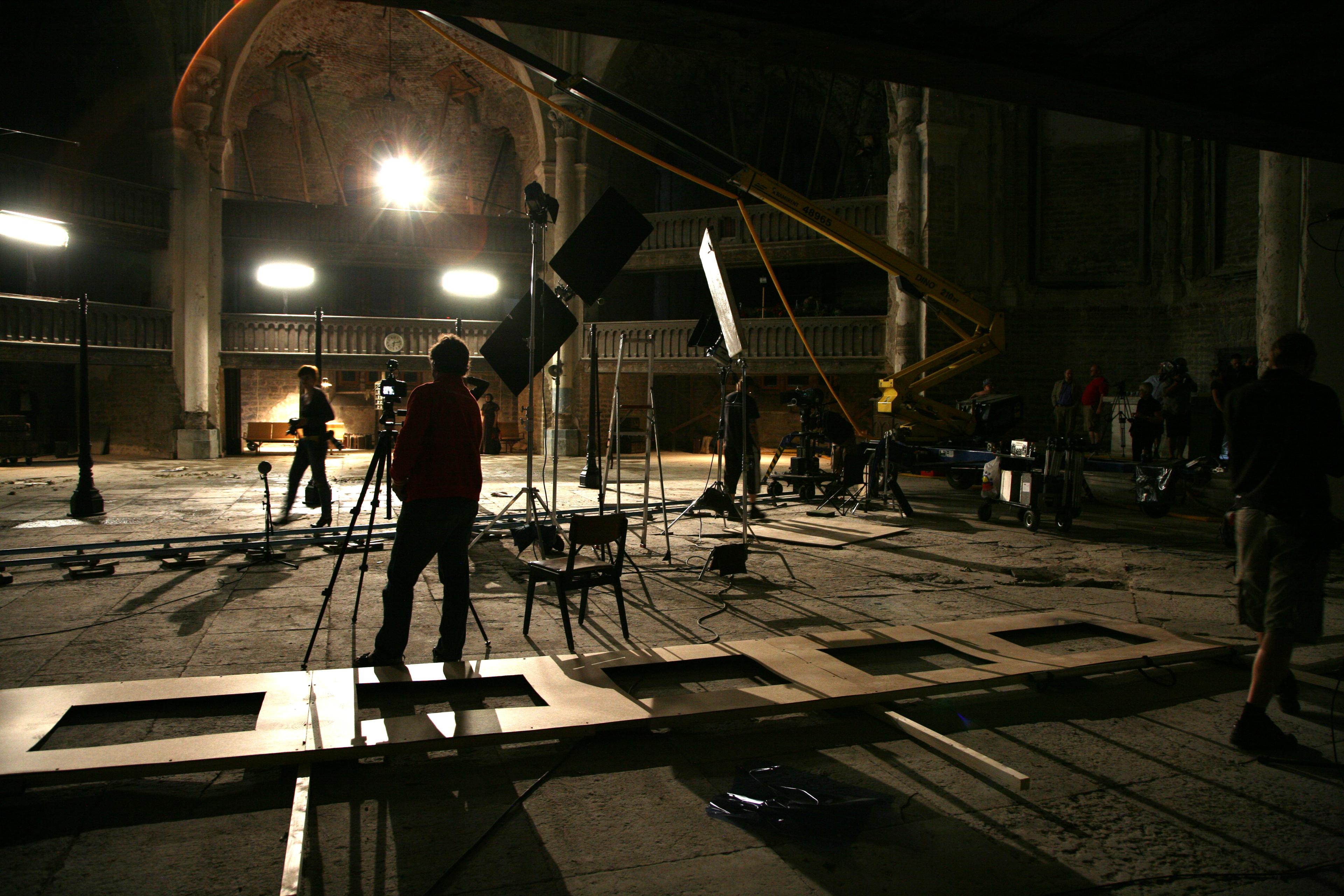 Filmivõtetel Narva Aleksandri kirikus - Foto Peeter Laurits - Homeless Bob Production