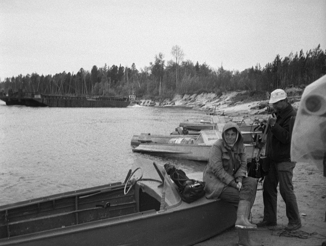 Vassili intervjuu jõe ääres - Foto Maie Jõgi