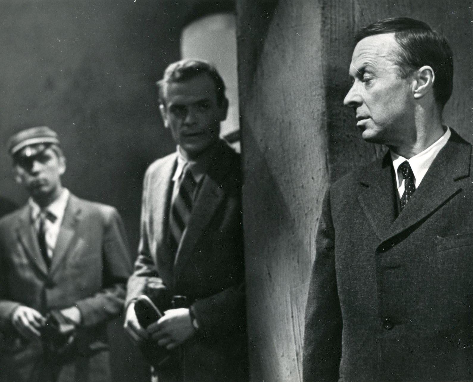 Mängufilm „ Me olime 18 aastased“ (1965) - Riks Parka osas Peeter Kard, Linnuse osas Ants Eskola