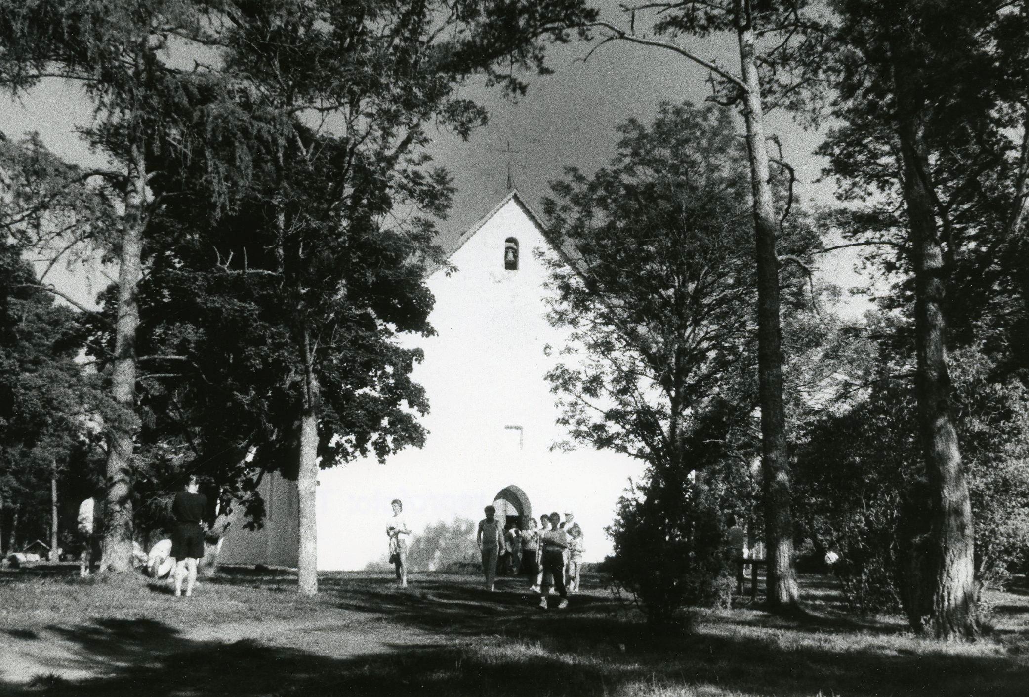 Ringvaade Eesti Kroonika nr.16. Vormsi kirik - Foto Toomas Huik