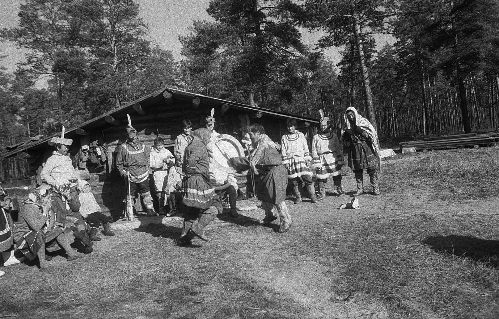 Hantide karupeiede rituaali filmimine - Foto Reet Sokmann